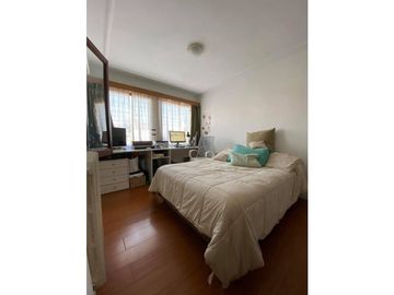 VENTA CASA RECICLADA CON 3 DORMITORIOS PATIO CON PARRILLA