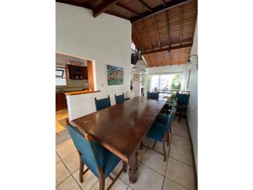 VENTA CASA RECICLADA CON 3 DORMITORIOS PATIO CON PARRILLA