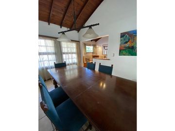 VENTA CASA RECICLADA CON 3 DORMITORIOS PATIO CON PARRILLA