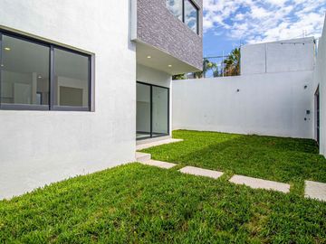 ¡ESTRENA, CASA EQUIPADA CON ALBERCA Y JARDIN PROPIO! A 5 MIN. DE LA DESV DE BURGOS (SUR DE CUERNAVACA)