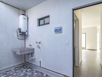 ¡ESTRENA, CASA EQUIPADA CON ALBERCA Y JARDIN PROPIO! A 5 MIN. DE LA DESV DE BURGOS (SUR DE CUERNAVACA)