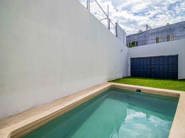 ¡ESTRENA, CASA EQUIPADA CON ALBERCA Y JARDIN PROPIO! A 5 MIN. DE LA DESV DE BURGOS (SUR DE CUERNAVACA)
