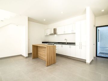 ¡ESTRENA, CASA EQUIPADA CON ALBERCA Y JARDIN PROPIO! A 5 MIN. DE LA DESV DE BURGOS (SUR DE CUERNAVACA)