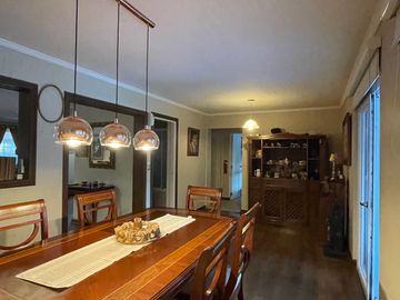 Se vende gran  casa en condominio., Las Rastras Talca