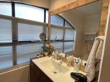 Se vende gran  casa en condominio., Las Rastras Talca