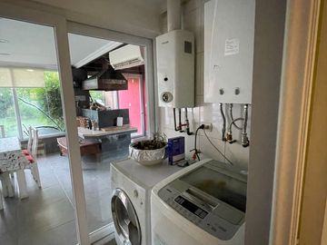 Se vende gran  casa en condominio., Las Rastras Talca