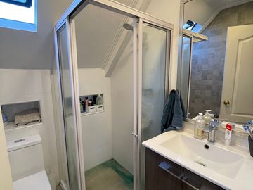 Se vende gran  casa en condominio., Las Rastras Talca