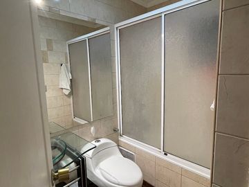 Se vende gran  casa en condominio., Las Rastras Talca