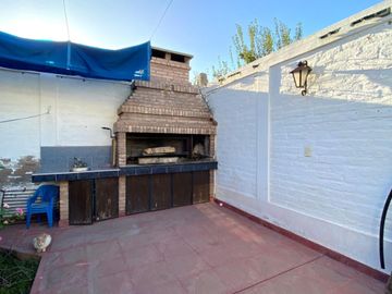 VENTA CASA AMPLIADA BIEN UBICADA-SOEVA-GODOY CRUZ