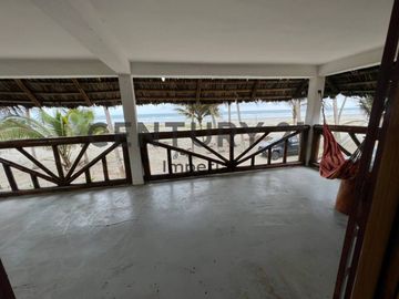 DEPARTAMENTO FRENTE AL MAR DE VENTA EN MOMPICHE MUISNE