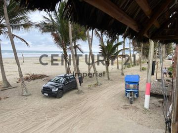 DEPARTAMENTO FRENTE AL MAR DE VENTA EN MOMPICHE MUISNE