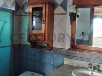 CASA EN VENTA DE 2 PISOS EN URBANIZACIÓN SECTOR VALLE DE LOS CHILLOS CONOCOTO