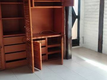 CASA EN VENTA DE 2 PISOS EN URBANIZACIÓN SECTOR VALLE DE LOS CHILLOS CONOCOTO