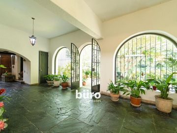 BAJÓ DE PRECIO! CASA/TERRENO VENTA 1,253 M2 RDM 7 PISOS  FRENTE DE 29.5 MTS S.I.