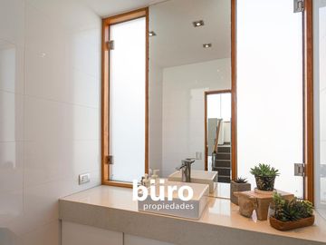 GRAN CASA EN VENTA DIVIDIDA EN 2 SUPERDEPAS INDEPENDIENTES EL OLIVAR SAN ISIDRO