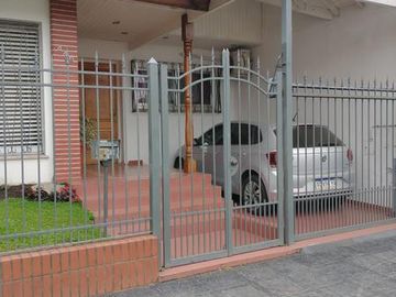 Chalet en excelente estado - Banfield Este