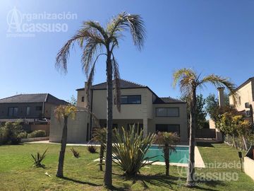 Casa - Barrio Septiembre - Escobar