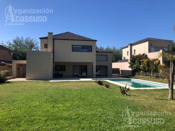 Casa - Barrio Septiembre - Escobar