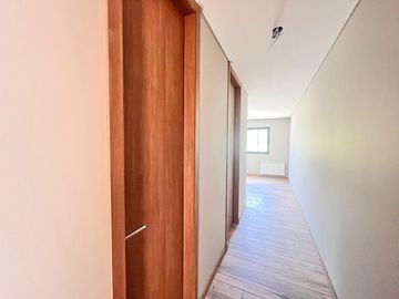 Venta casa de tres dormitorios en PB con galería y pileta - La Rinconada Ibarlucea
