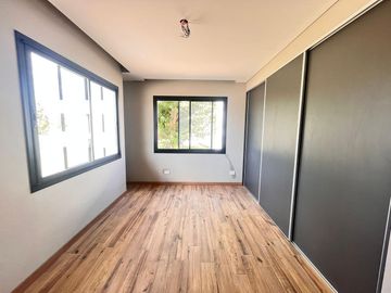 Venta casa de tres dormitorios en PB con galería y pileta - La Rinconada Ibarlucea