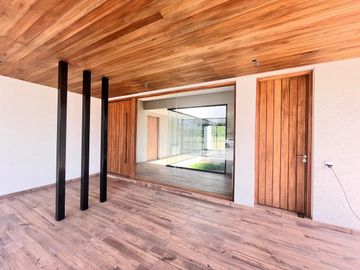 Venta casa de tres dormitorios en PB con galería y pileta - La Rinconada Ibarlucea