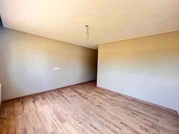 Venta casa de tres dormitorios en PB con galería y pileta - La Rinconada Ibarlucea