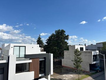 PREVENTA DE CASA EN LA ANTIGUA CEMENTERA, CUATRO RECAMARAS, EN PUEBLA, PUEBLA