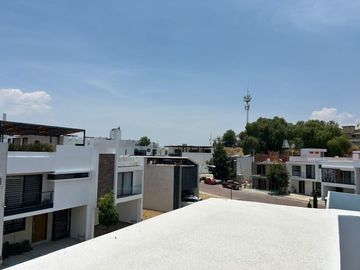 PREVENTA DE CASA EN LA ANTIGUA CEMENTERA, CUATRO RECAMARAS, EN PUEBLA, PUEBLA