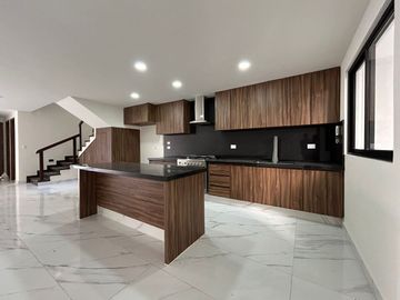 VENTA DE CASA EN LA ANTIGUA CEMENTERA, CUATRO RECAMARAS, EN PUEBLA, PUEBLA