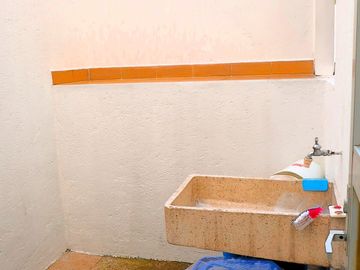 Casa duplex  en venta solo dos  unidades en el edificio, calle cerrada