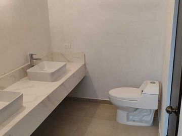 CASA EN VENTA EN CUMBRES ORO PLATINO
