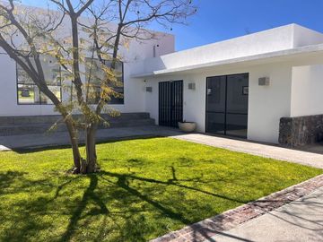 CASA EN VENTA ZIBATA QUERETARO