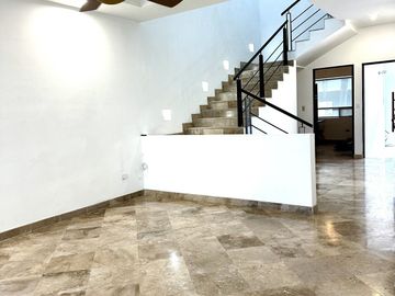 CASA EN VENTA PRIVANZAS