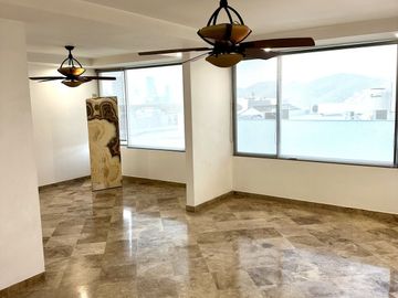 CASA EN VENTA PRIVANZAS
