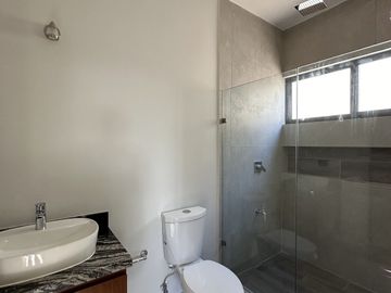 Residencia en Zona Norte de Mérida, Espacios Amplios y Casa Club Exclusiva