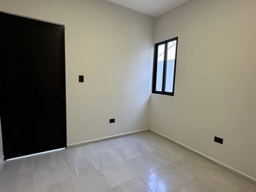 Residencia en Zona Norte de Mérida, Espacios Amplios y Casa Club Exclusiva