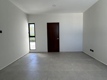 Residencia en Zona Norte de Mérida, Espacios Amplios y Casa Club Exclusiva