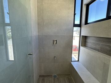 Residencia en Zona Norte de Mérida, Espacios Amplios y Casa Club Exclusiva