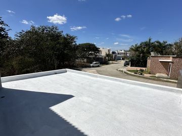 Residencia en Zona Norte de Mérida, Espacios Amplios y Casa Club Exclusiva
