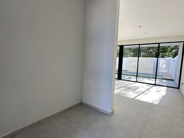 Residencia en Zona Norte de Mérida, Espacios Amplios y Casa Club Exclusiva