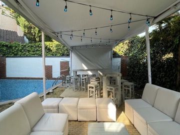 Casa en venta en Las Águilas  con alberca y jardín