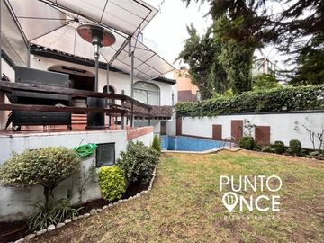 Casa en venta en Las Águilas  con alberca y jardín