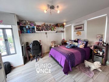 Casa en venta en Las Águilas  con alberca y jardín