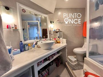 Casa en venta en Las Águilas  con alberca y jardín