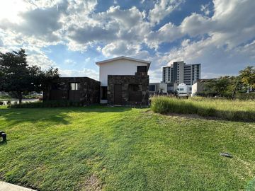 VENTA DE CASA EN PUNTO SUR ESTE