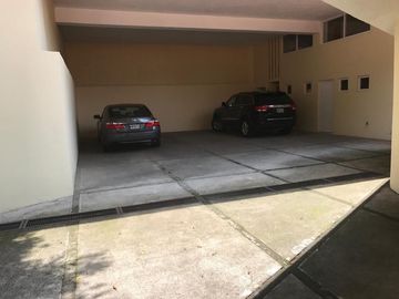 CASA EN LOMAS COUNTRY CLUB