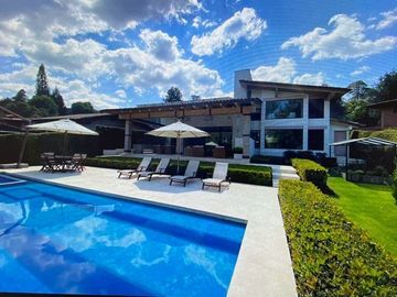 CASA DE REVISTA CLUB DE GOLF AVANDARO