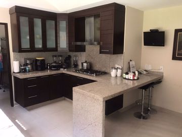 ESPECTACULAR GARDEN HOUSE EN BOSQUES DE LAS LOMAS, LA PUNTA