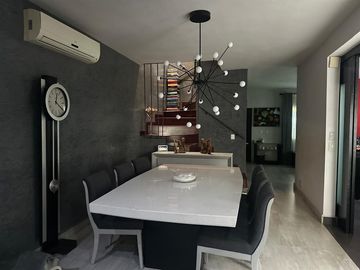 CASA EN VENTA EN PUERTA DE HIERRO
