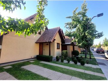 Amplia Casa Condominio Quebrada de Macul 4D/3B